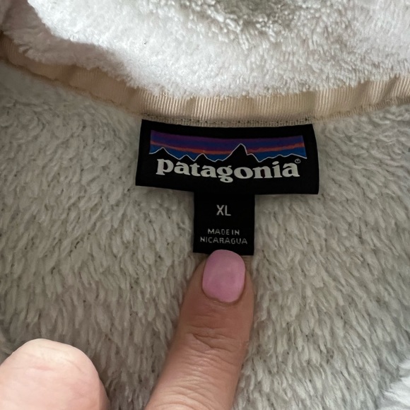 Patagonia - women’s size XL. - Picture 5 of 5